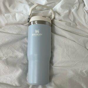 Stanley 30 oz Iceflow Flip Straw Tumbler Cloud Color